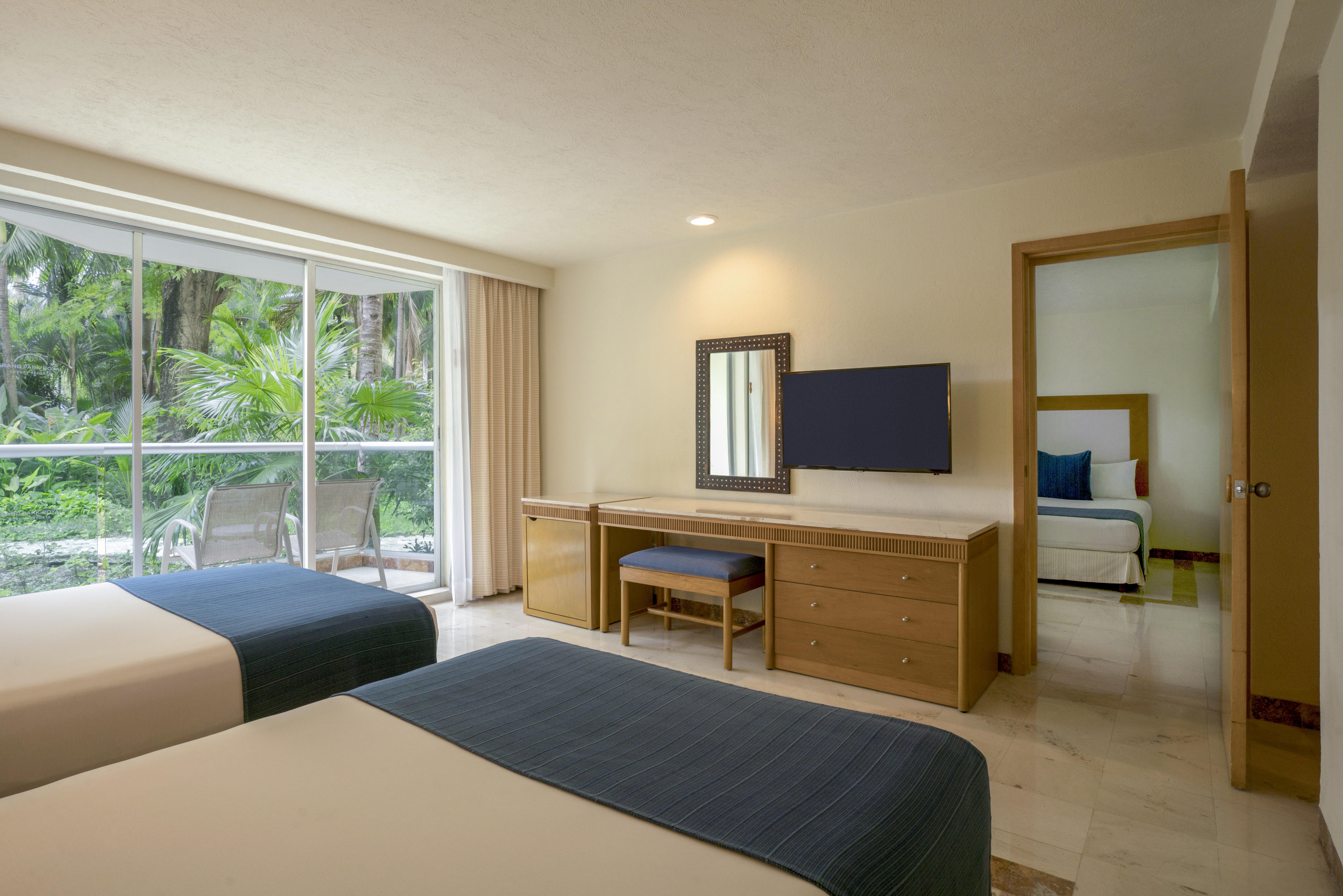 Grand Park Royal Cozumel Hotel Bagian luar foto Junior Suite