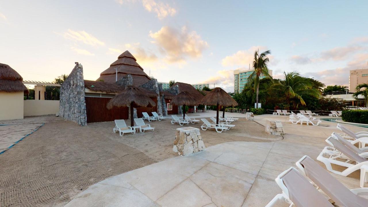 Grand Park Royal Cozumel Hotel Bagian luar foto Beach at the Grand Palladium Hotel